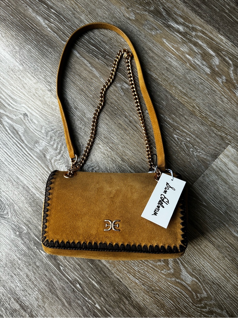 Sam Edelman
Collection Mustard Suede Shoulder Bag